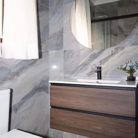 בקתה Fantastic 5 Mins Away From The By Easybnb *